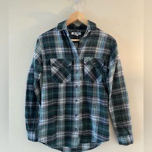 Skater Green Plaid Long Sleeve Button Up Flannel
